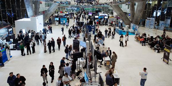 Рост бизнеса и сотни клиентов на TECH WEEK Рост бизнеса и сотни клиентов на TECH WEEK